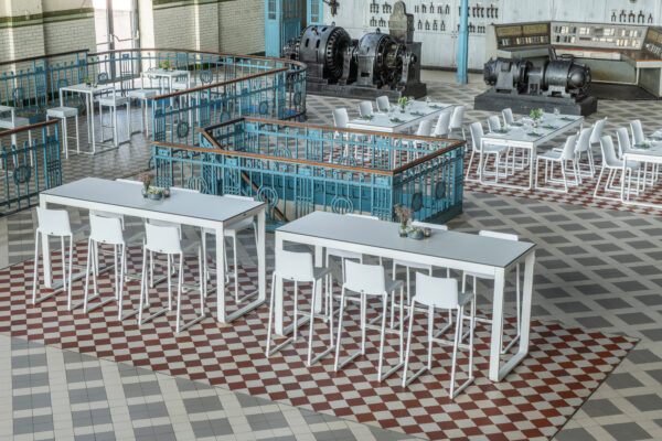 Flow Grande white HC white - Flow Dinner white HC white - Kasar bar white - Kasar chair white - Kubo Ferro - Kubo Smart bar Alu white FL white Flow Grande white HC white - Flow Dinner white HC white - Kasar bar white - Kasar chair white - Kubo Ferro - Kubo Smart bar Alu white FL white