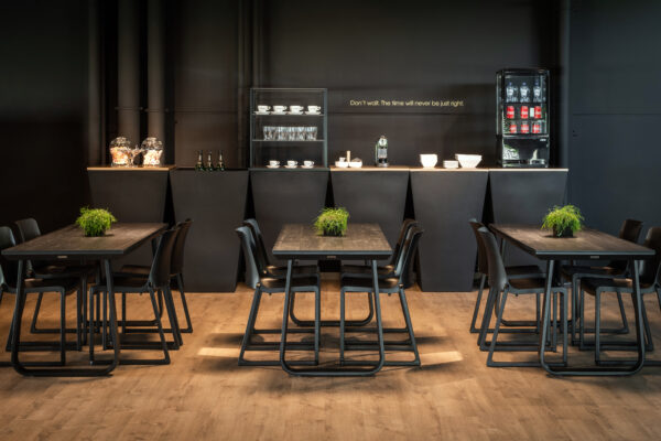 Salt Dinner black Sherwood - Kasar chair black (3) Salt Dinner black Sherwood - Kasar chair black (3)