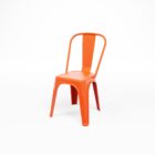 TOLIX PP_CHAIR_ORANGE_Vue basse Face avant de chaise empilable Tolix Style en polypropylène orange. Idéale pour les food trucks, les festivals de street food, les parcs de loisirs et de jeux, les concepts éphémères et autres événements colorés.