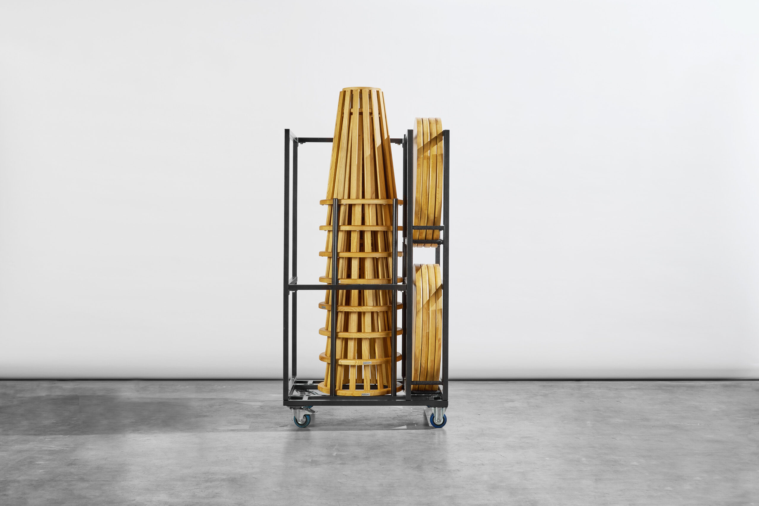 The universal transport trolley for Mundi, Alice and Vase tables